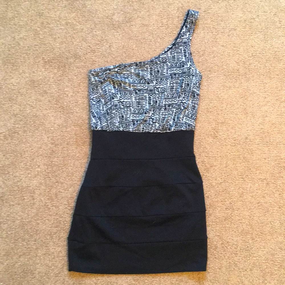 Sexy Slim-Fit One Shoulder Mini Dress